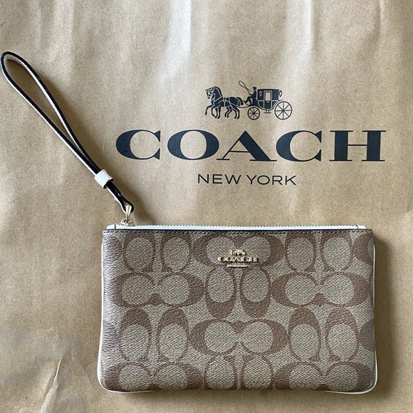 Large Coach Wristlet. - Picture 3 of 6